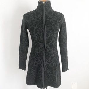 Dakini long zip cardigan size small